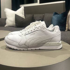 Puma Sz 8.5 - All White. In BRAND NEW condition